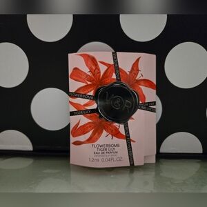 5/$25✨️V&R Flowerbomb Tiger Lily✨️
